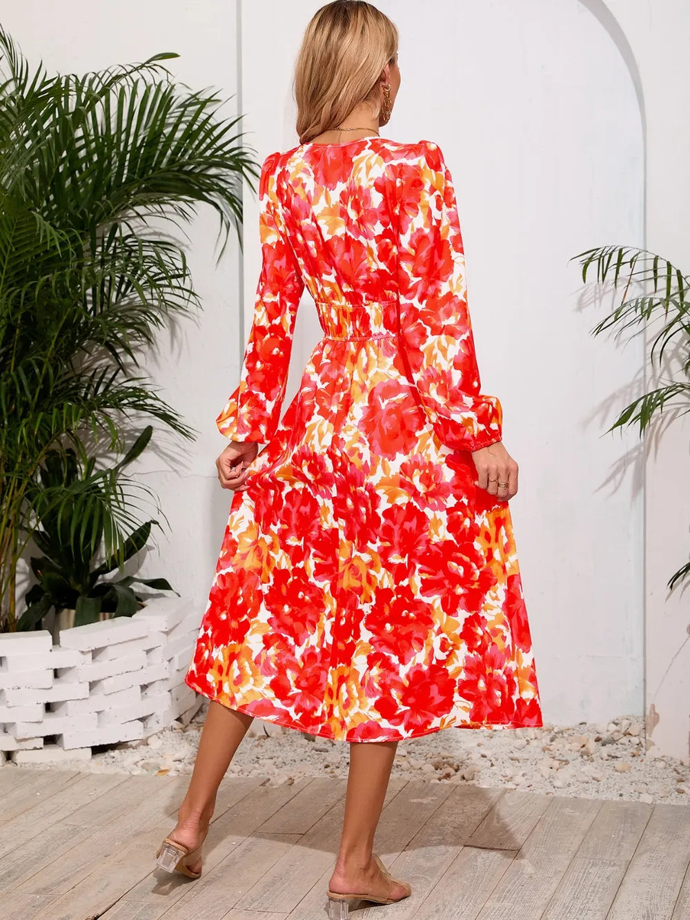 Robe midi à manches longues à encolure croisée imprimée