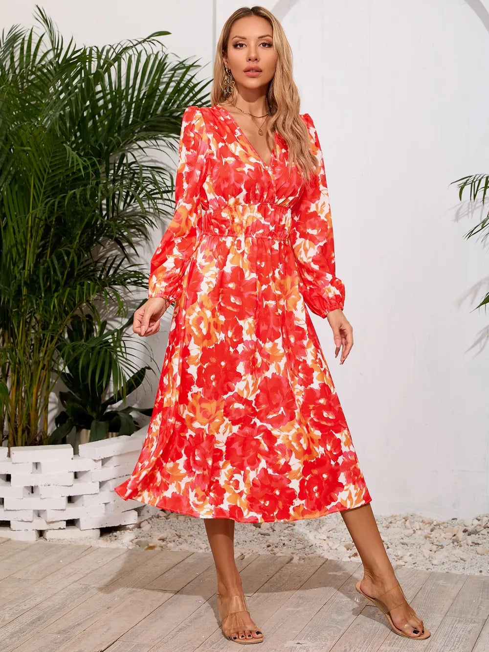 Robe midi à manches longues à encolure croisée imprimée