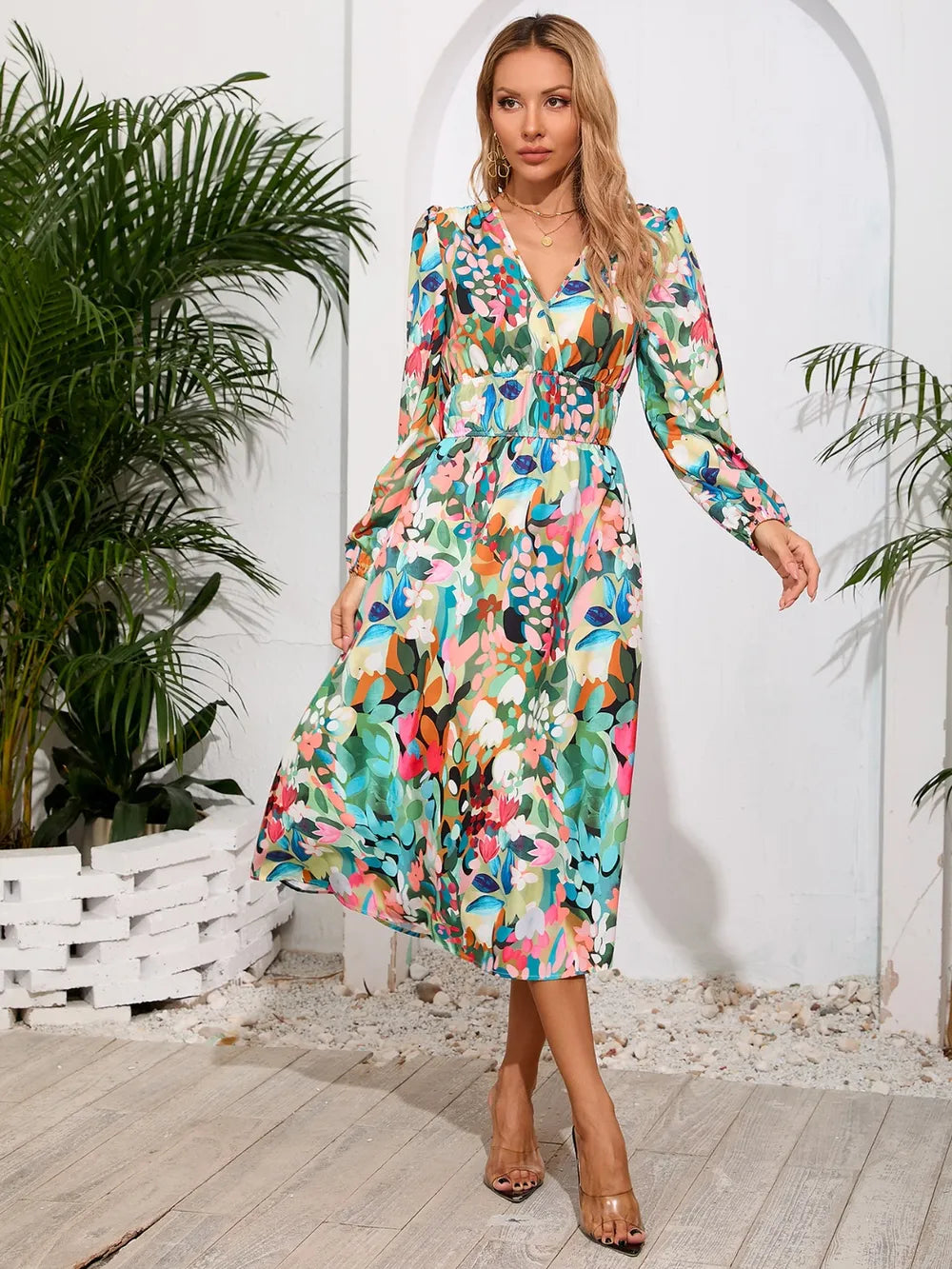 Robe midi à manches longues à encolure croisée imprimée