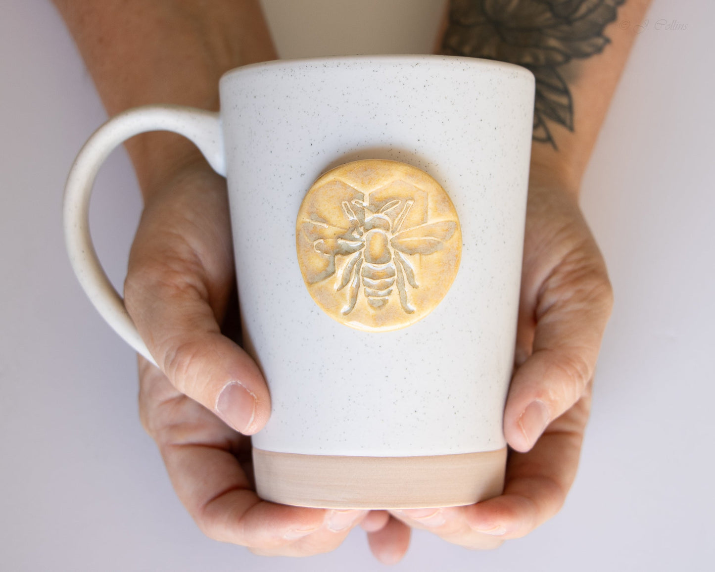Charming Bee-Themed Ceramic Mug - Korvel
