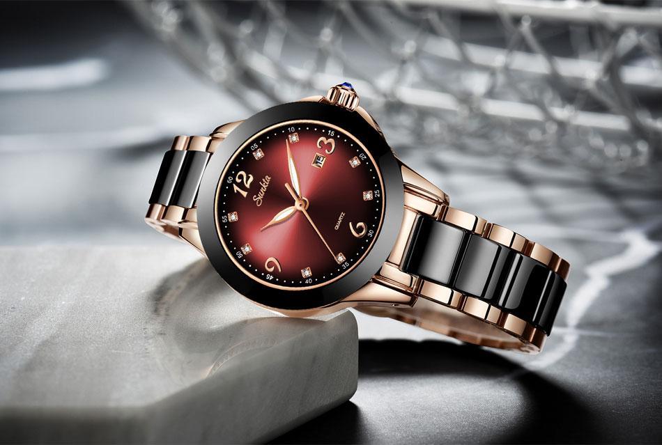 Montre Élégante Étanche pour Femme avec Accents en Acier Inoxydable et Céramique