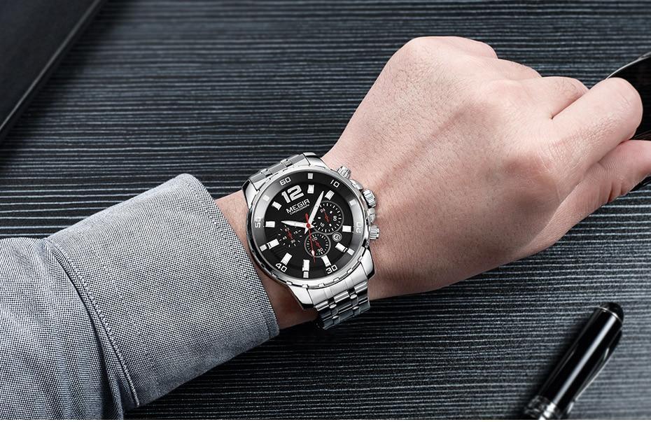 Luxury Men's Gold Quartz Analogue Wristwatch