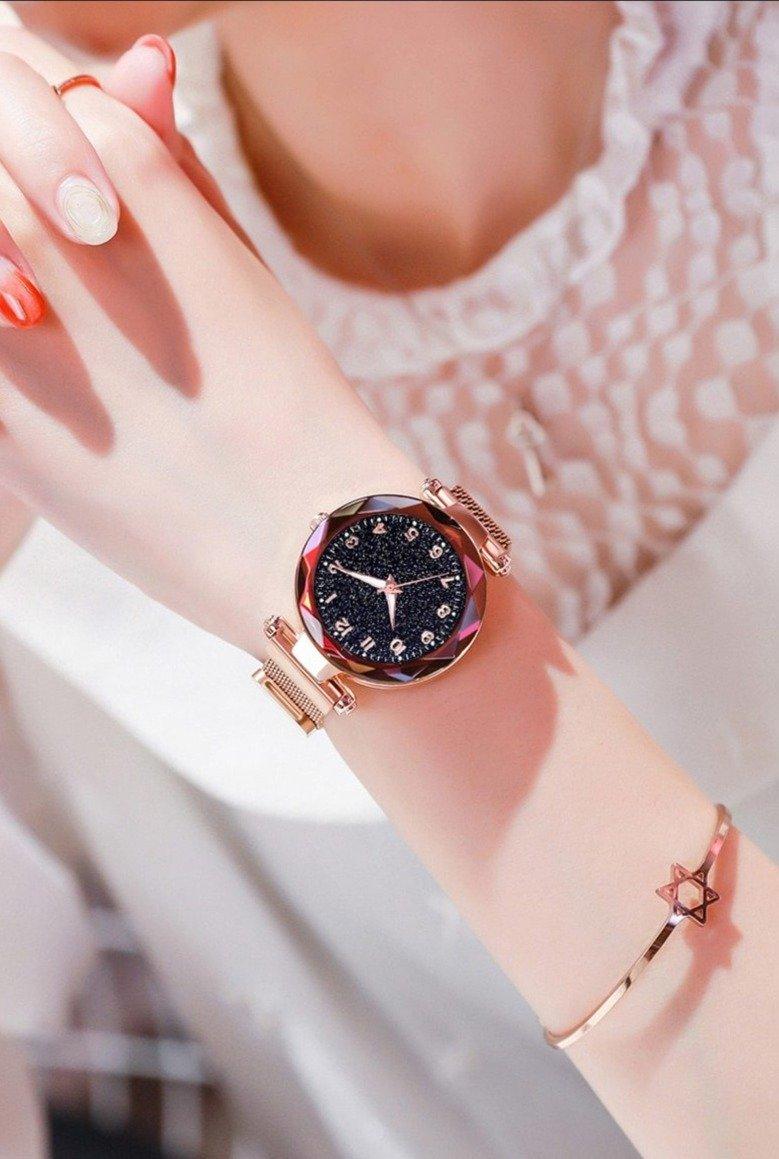 Luxury Simple Women Quartz Magnetic Wristwatch - Starry Sky Design