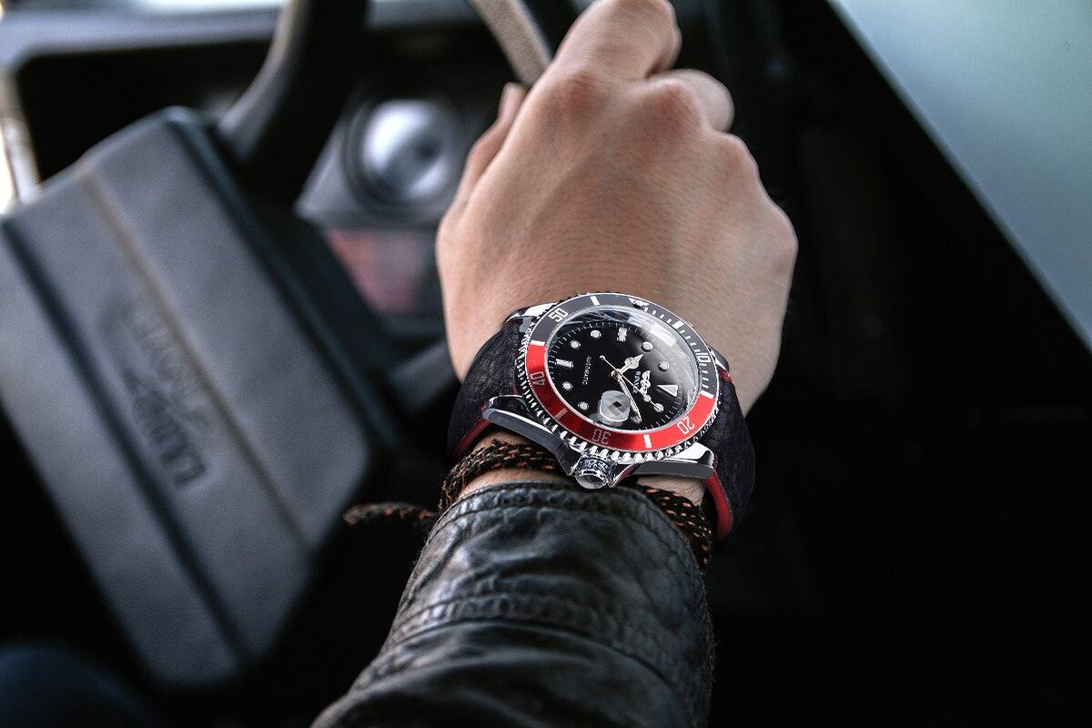 Luxury Luminous Men's Watch with Elegant Leather Strap