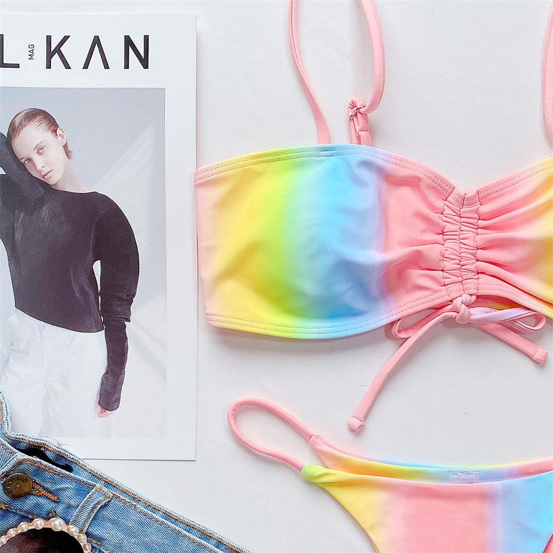 Ensemble de bikini à lacets micro thong imprimé arc-en-ciel