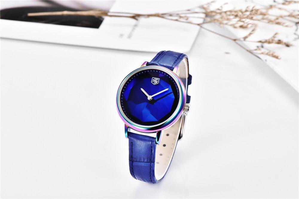 Montre analogique étanche pour femmes au style élégant avec bracelet en cuir