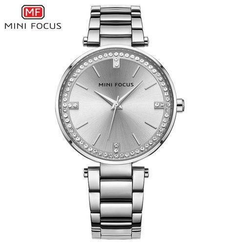 Montre à Quartz Élégante pour Femme avec Accents en Cristal