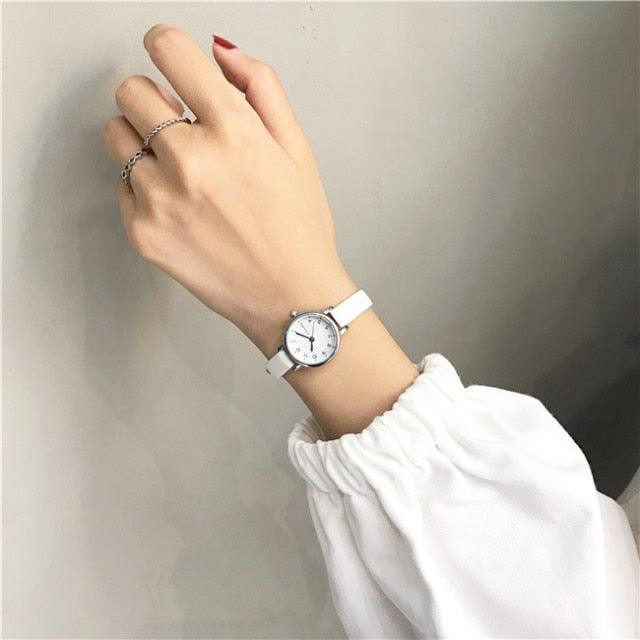 Montre à Quartz Élégante pour Femme avec Bracelet en Cuir