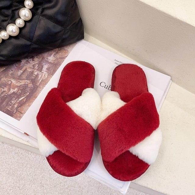 Cozy Faux Fur Slippers for Women - Soft and Stylish