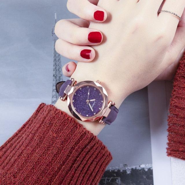 Reloj de Cuarzo para Mujeres con Pulsera de Cuero Elegante