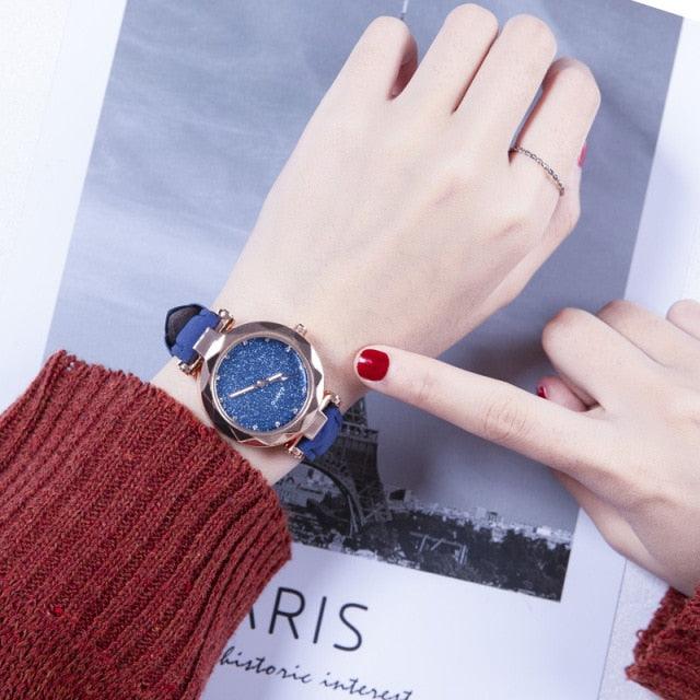 Reloj de Cuarzo para Mujeres con Pulsera de Cuero Elegante