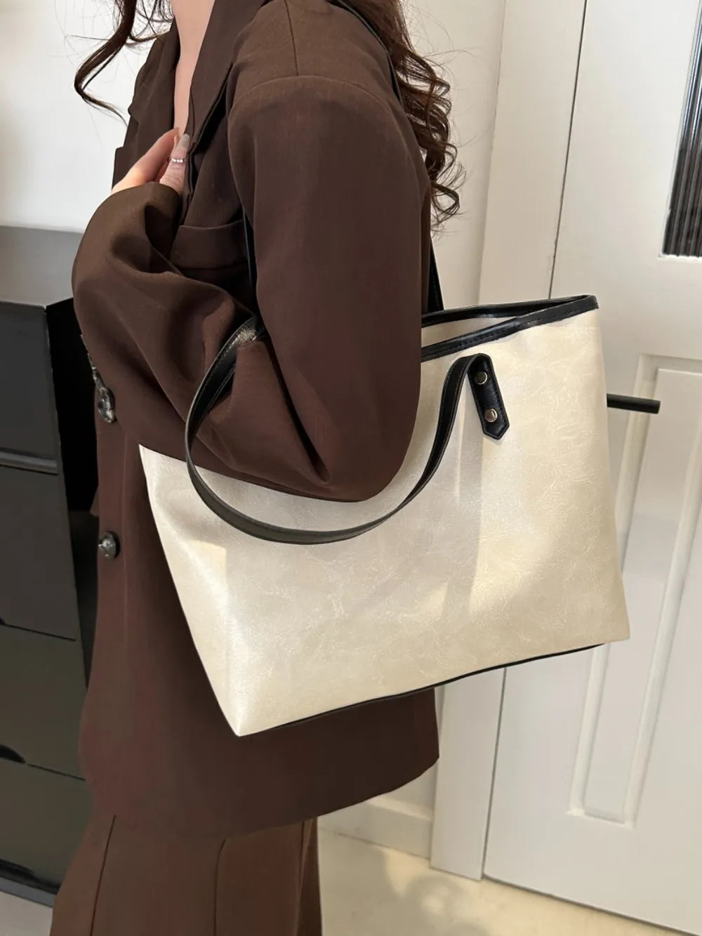 Elegant PU Leather Medium Shoulder Bag