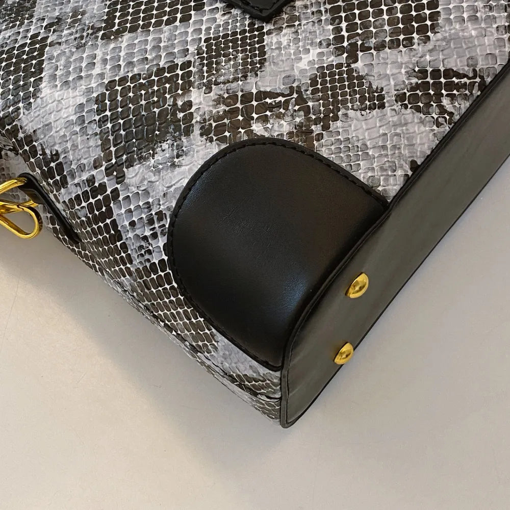 PU Leather Snakeskin Print Crossbody Bag - Korvel