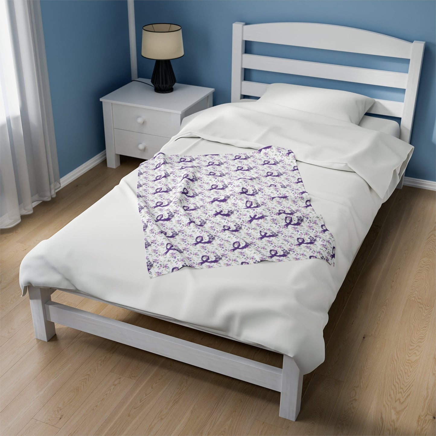 Couverture en velours à fleurs violettes