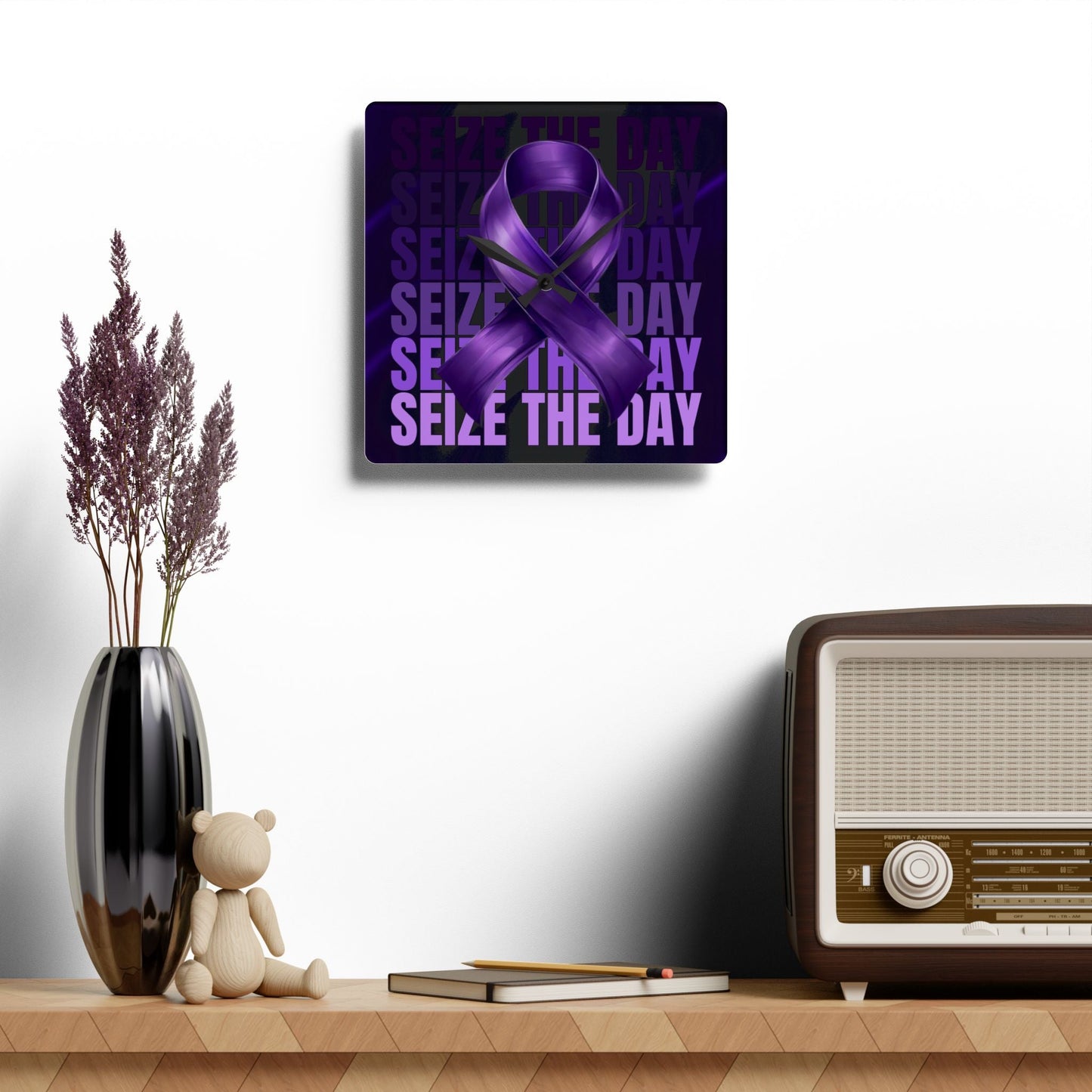 Horloge murale en acrylique avec ruban violet