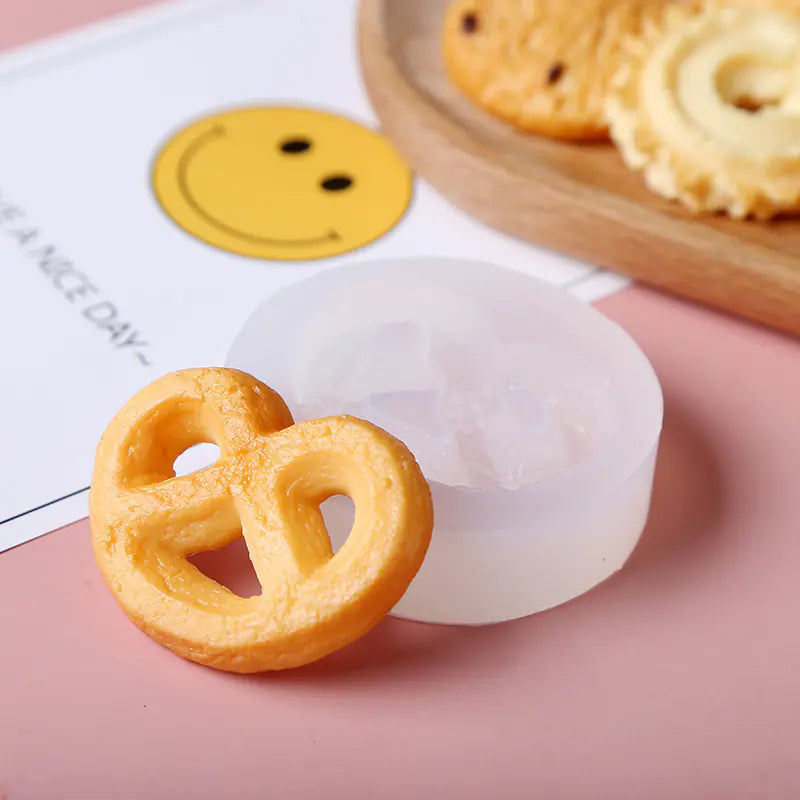 Creative Cake and Cookie Mold for Unique Baking Designs
