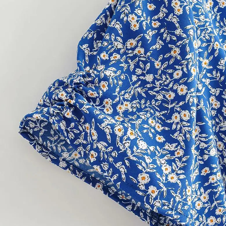 Vestido Corto Floral Chic para un Estilo Sin Esfuerzo
