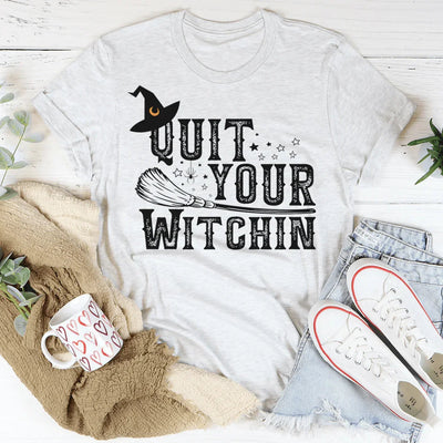 Deja tu camiseta de brujería
