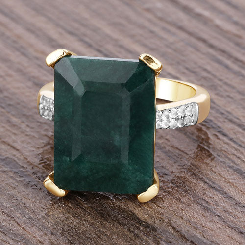 Bague en argent sterling avec émeraude teinte de 7,64 carats et diamants blancs