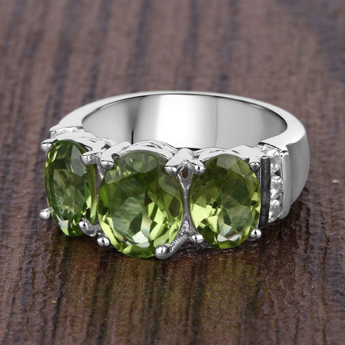 Anillo de Plata Esterlina con Peridoto y Topacio Blanco de 4.14 Quilates