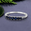Bague en Or Blanc 14K avec Saphir Bleu de 0,45 Carat et Diamants Blancs
