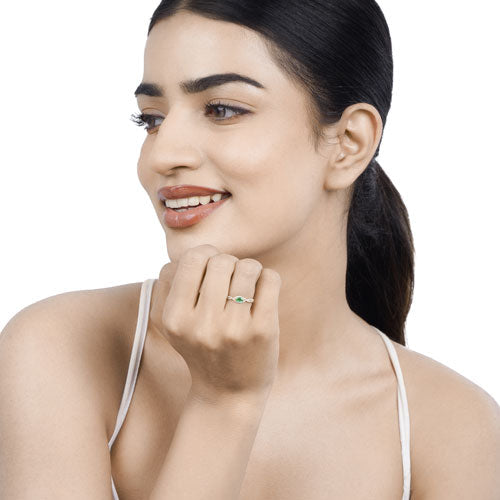Bague de fiançailles en or jaune 14K avec émeraude zambienne de 0,32 carat et diamants
