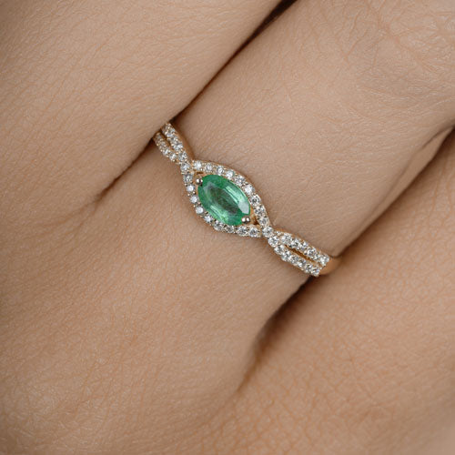 Bague de fiançailles en or jaune 14K avec émeraude zambienne de 0,32 carat et diamants