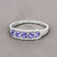 Anillo de 0.61 quilates de tanzanita genuina y diamantes blancos en oro blanco de 14K