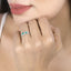 Anillo de Compromiso de Esmeralda Zambiana y Diamante de 0.35 Quilates en Oro Blanco de 14K