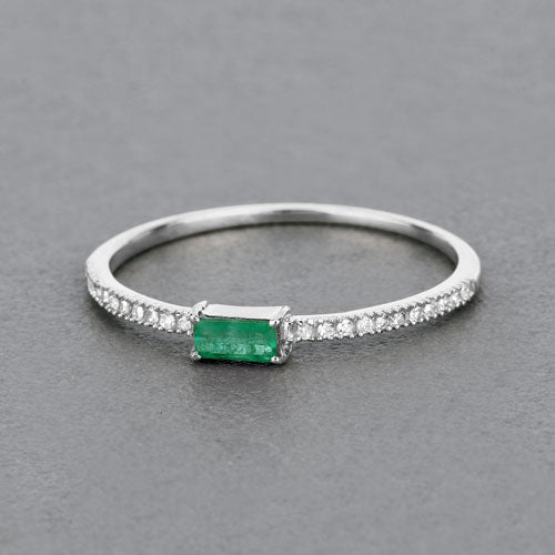 Bague de fiançailles en or blanc 14K avec émeraude zambienne de 0,18 carat et diamants