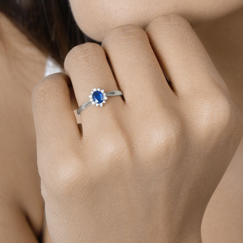 Bague Halo en Saphir Bleu et Diamants de 0,44 Carat en Or Blanc 14K