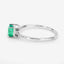 Bague de fiançailles en or blanc 14K avec émeraude zambienne de 0,64 carat et diamants