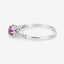Anillo de Compromiso de Rubí y Diamante de 0.61 Quilates en Oro Blanco de 14K