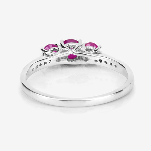 Anillo de Compromiso de Rubí y Diamante de 0.61 Quilates en Oro Blanco de 14K