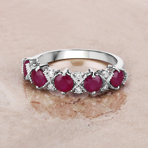 Anillo de Compromiso de Rubí y Diamante de 1.61 Quilates en Oro Blanco de 14K