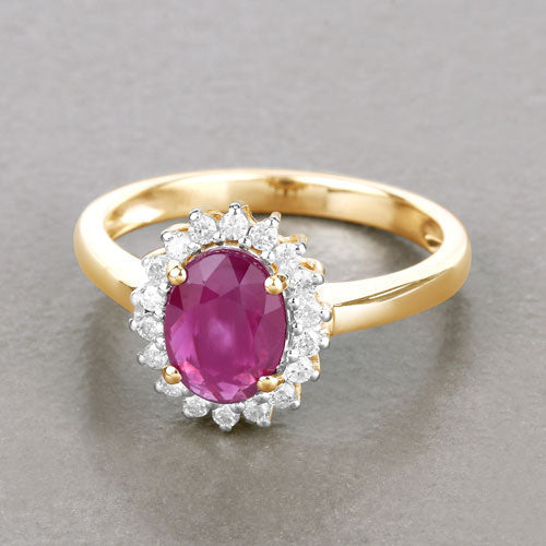Anillo Halo de Rubí y Diamantes de 1.64 Quilates en Oro Amarillo de 14K