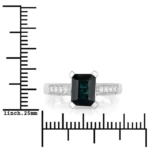 Anillo de 1.91 quilates de turmalina verde y diamante en oro blanco de 14 quilates