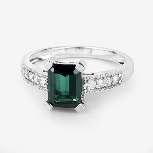 Anillo de 1.91 quilates de turmalina verde y diamante en oro blanco de 14 quilates