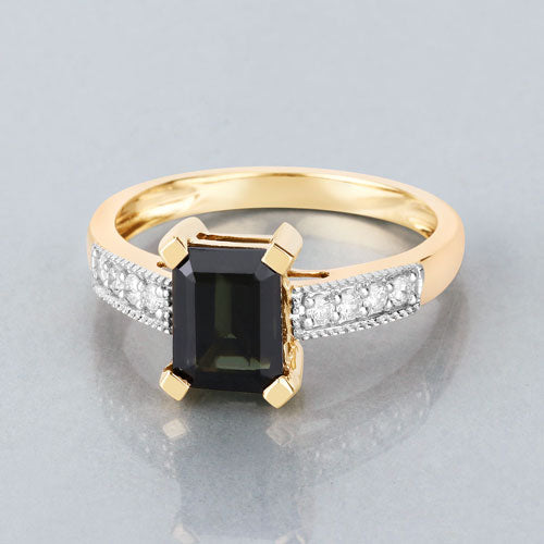 Anillo de 1.91 quilates de turmalina verde y diamante en oro amarillo de 14 quilates