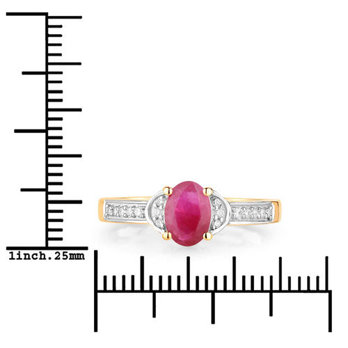 Anillo de Compromiso de Rubí y Diamante de 0.95 Quilates en Oro Amarillo de 10K