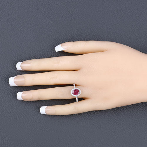 Anillo de Compromiso de Rubí y Diamante de 1.73 Quilates en Oro Blanco de 14K
