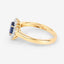 Anillo Halo de Zafiro Azul y Diamantes de 1.11 Quilates en Oro Amarillo de 10K