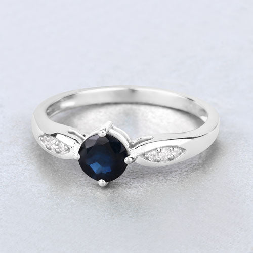Bague en Or Blanc 10K avec Saphir Bleu de 0,89 Carat et Diamant Blanc