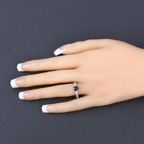 Bague en Or Blanc 10K avec Saphir Bleu de 0,89 Carat et Diamant Blanc