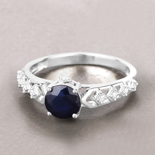 Bague en Or Blanc 10K avec Saphir Bleu de 1,13 Carat et Diamants Blancs