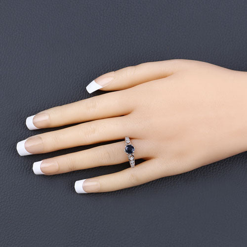 Bague en Or Blanc 10K avec Saphir Bleu de 1,13 Carat et Diamants Blancs