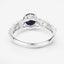 Bague en Or Blanc 10K avec Saphir Bleu de 1,13 Carat et Diamants Blancs