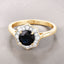 Anillo Halo de Zafiro Azul y Diamantes de 1.34 Quilates en Oro Amarillo de 10K