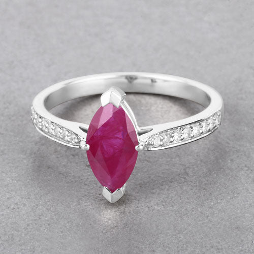 Anillo de Compromiso de Rubí y Diamante de 1.51 Quilates en Oro Blanco de 14K