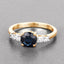 Anillo de Compromiso de Zafiro Azul y Diamante de 1.38 Quilates en Oro Amarillo de 14K